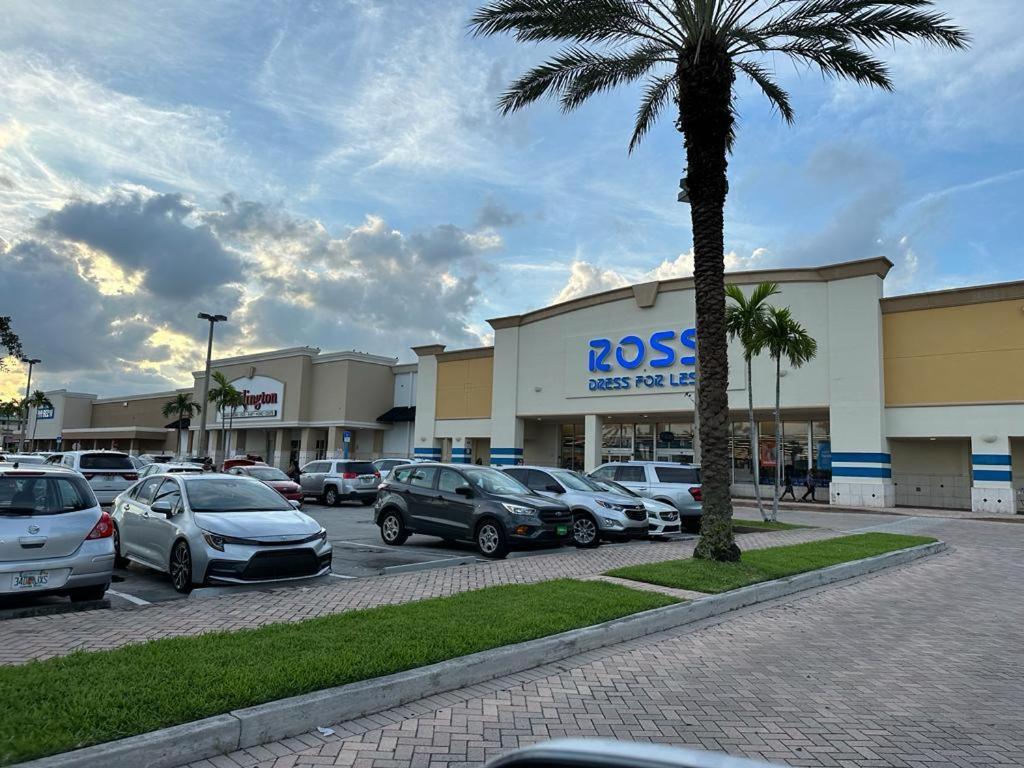 Moderno Departamento Estudio Miami Lägenhet Hallandale Beach Exteriör bild